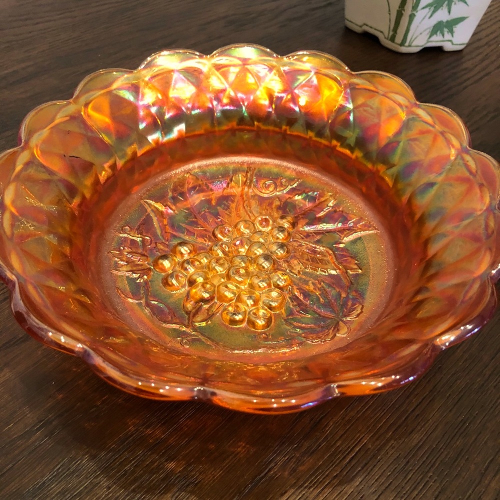 Vintage carnival glass bowl
